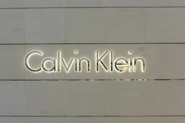 Calvin Klein has temporarily closed all of its European, US and Canadian stores until 29 March as the coronavirus pandemic continues.