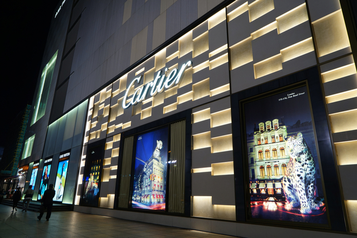 Richemont sales drop 18% in final quarter