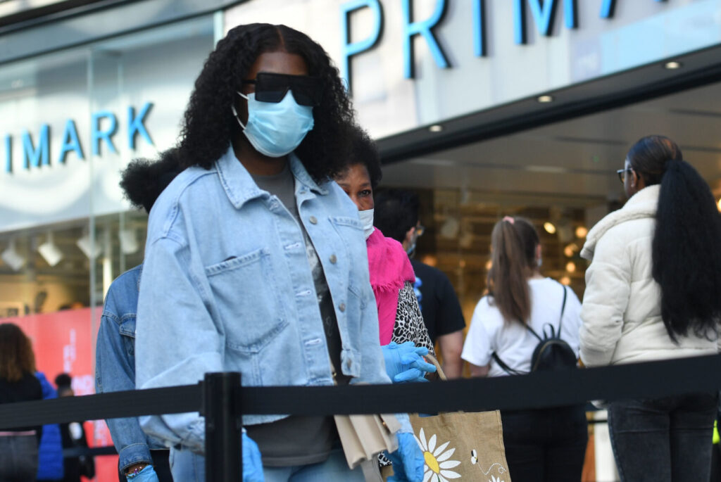 Shoppers could face £3200 fine if they don't wear face coverings