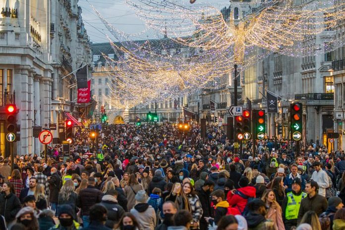 Shoppers flock to high streets in England on 1st Saturday after lockdown lifted