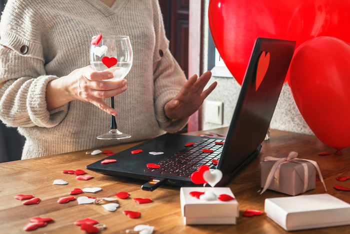Valentine’s Day globaldata covid-19 pandemic lockdown store closures online shopping