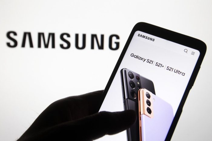 James Kitto Samsung S21 Galaxy Buds compra en línea covid-19 pandemic lockdown KX