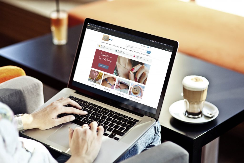 April online retail sales holds up as shoppers returned to high streets