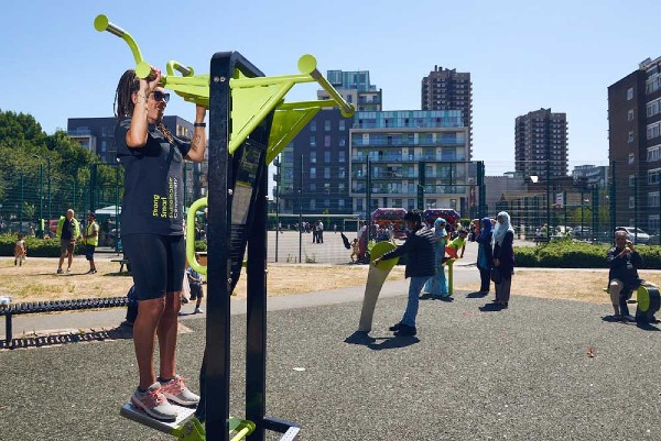 M&S teams up with The Great Outdoor Gym Company to give Sparks customers free or discounted access to its range of exercise classes and health courses.