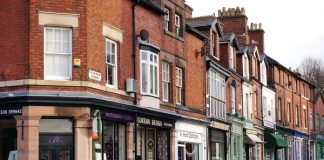 New data has revealed that the independent store market returned to growth in the first half of 2021 for the first time since 2017.