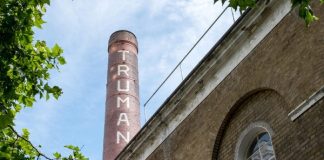 Plans for office space, shops and restaurants on the site of the Old Truman Brewery have been given the go-ahead by councillors.