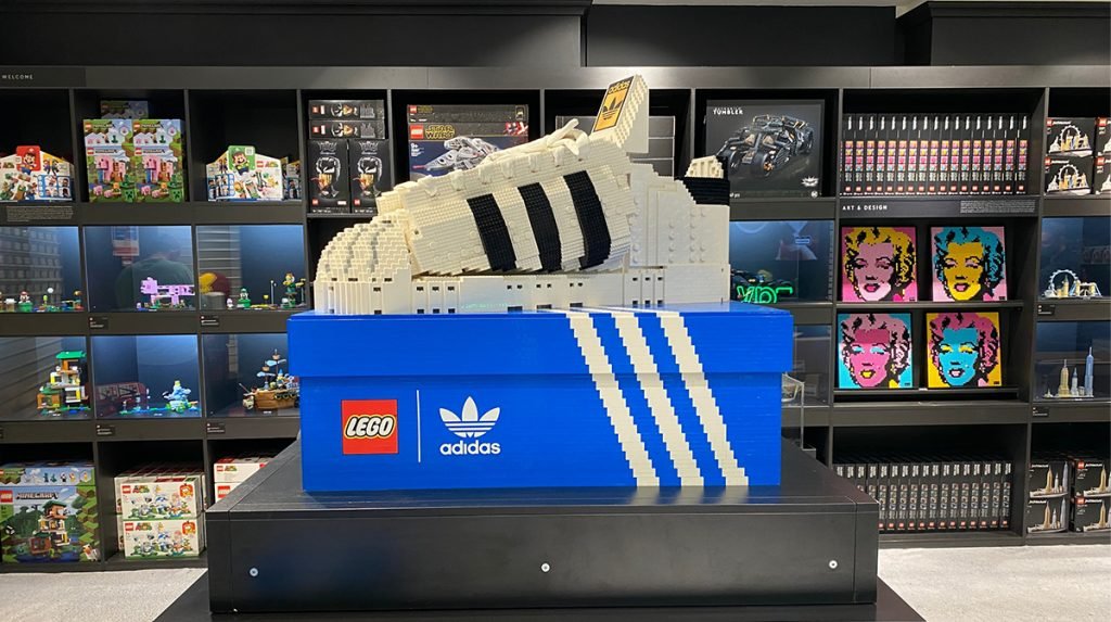 Lego trainer in store display