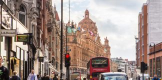 Walpole calls on the UK government to reintroduce tax-free shopping in order to boost the British economy in its new report