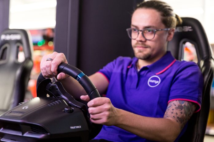 Currys has teamed up with Williams Racing for an esports partnership