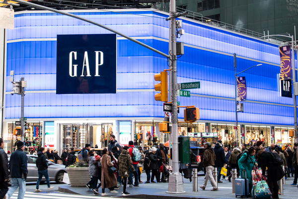 Gap CEO Sonia Syngal steps down amid weak sales