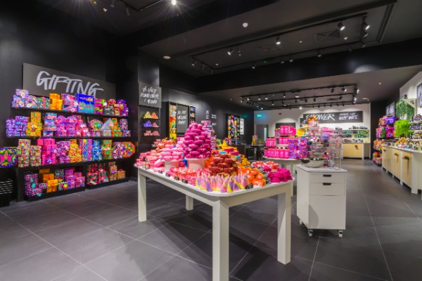 Lush increases gives UK workers raise in line with the Real Living Wage findings