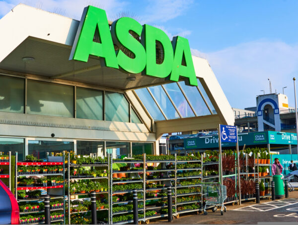 Thousands of Asda jobs at risk in online shopping push