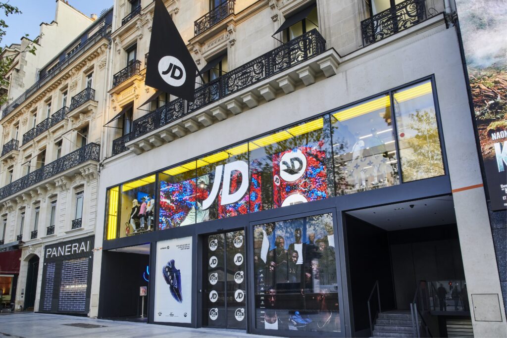 JD Sports has uneviled its new global flagship store on the world-famous Avenue des Champs-Élysées in Paris.