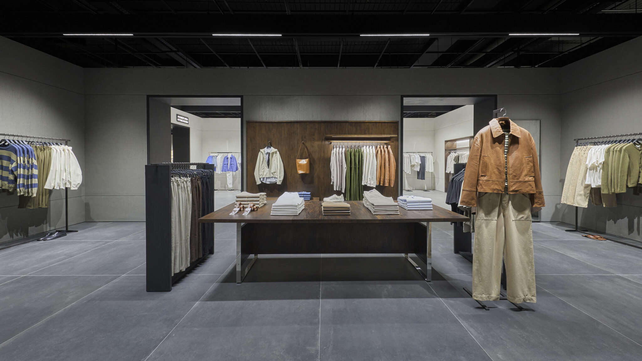In footage: Zara debuts new high-tech retailer idea in Manchester ...