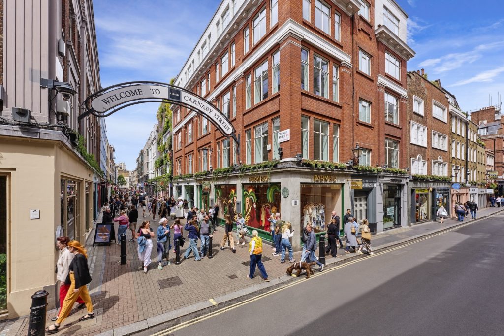 Real estate investment trust Shaftesbury Capital has announced that Sephora UK will be opening its first West End store later this year in Carnaby Street.