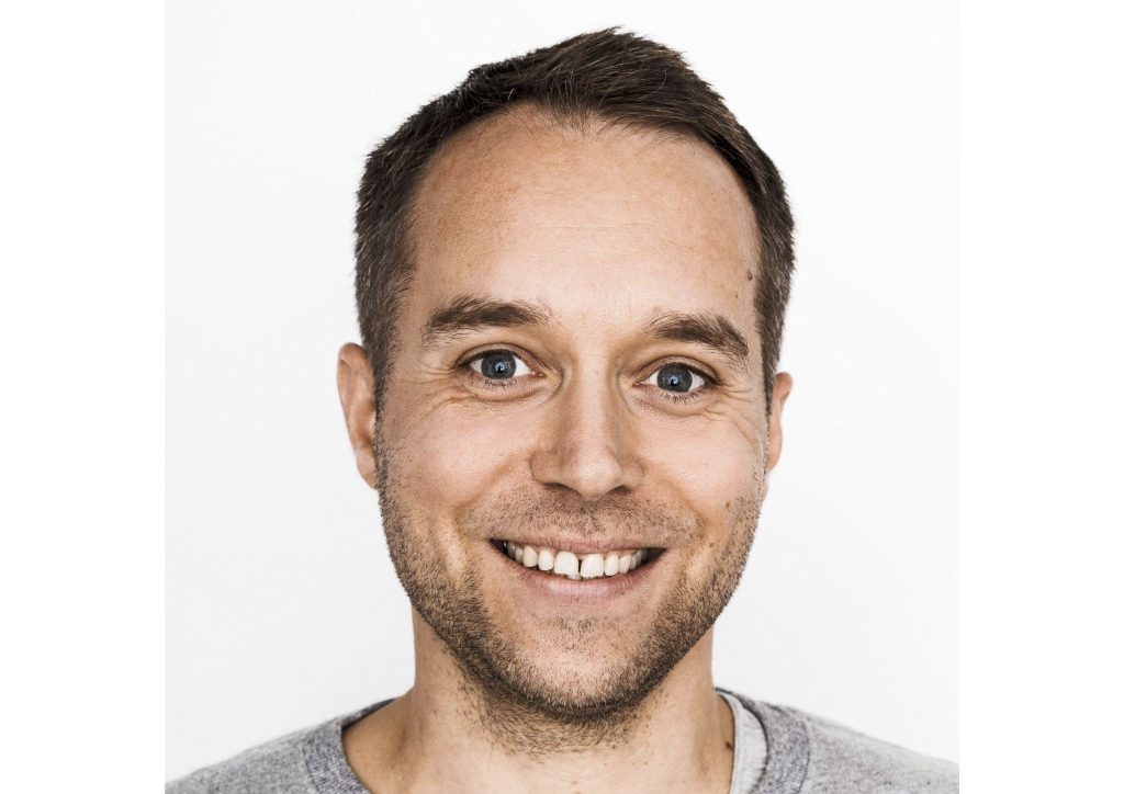 To celebrate the launch of New Balance's Ellipse, the brand has taken over the Bakerloo line platforms at London Waterloo.