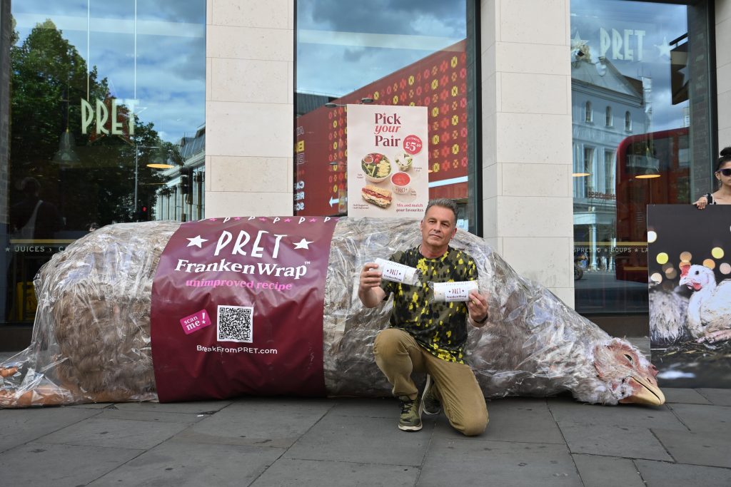 Pret has faced a fresh wave of protests over its decision to delay a commitment to stop sourcing fast-growing chicken breeds.