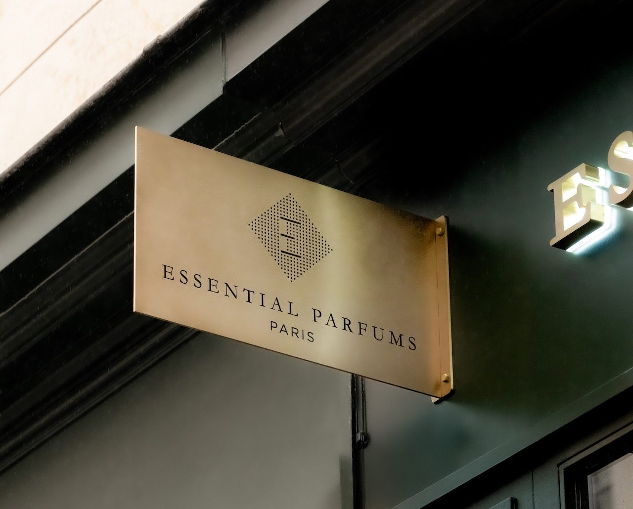 Essential Parfums