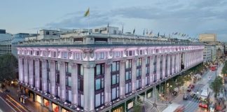 The Weston family has sold the luxury retail group Selfridges to retailer Signa Holding and property company Central Group.