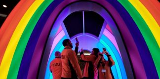 intu Lakeside has introduced mood-boosting light houses to brighten its visitor experience. The three walk-in ‘light houses’ aim to boost footfall, dwell time and brighten the moods of its 35 million visitors using the psychological benefits of colour.