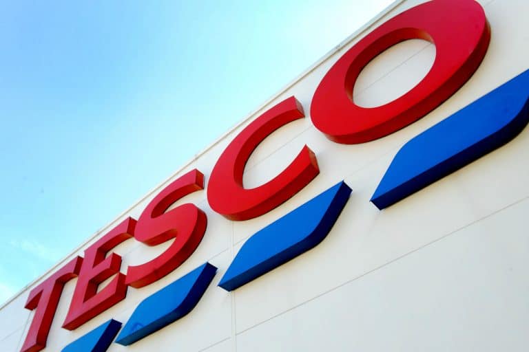 Tesco CEO Dave Lewis plastic packaging war on plastic plastic bags plastic waste Big 4